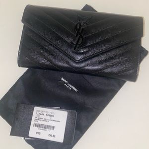 SAINT LAURENT
YSL Logo Medallion Continental Wallet